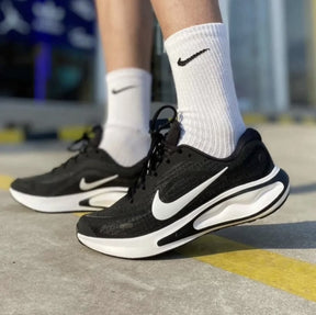 Nik ee Men s Running Shoes Journey Run Black White