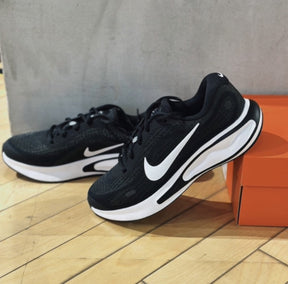 Nik ee Men s Running Shoes Journey Run Black White
