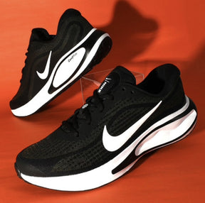 Nik ee Men s Running Shoes Journey Run Black White