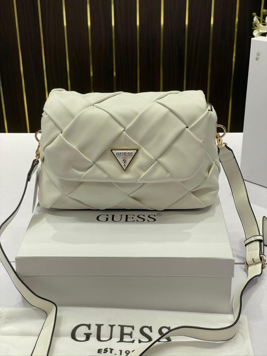 Guess   structure shoulder bag with og box(017 white)