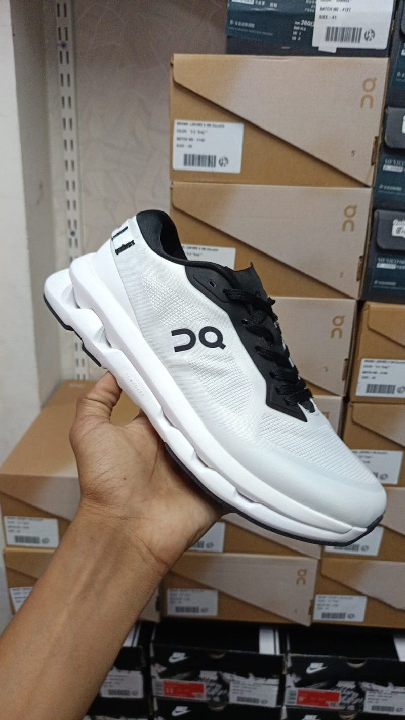 On Running Cloud Zone Ice Black 178