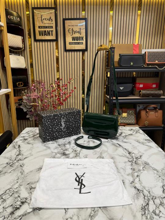 (Ysl) Yves Saint Laurent Le Hobo Shoulder Bag With Box And Dust Bag (2428 1 Black)