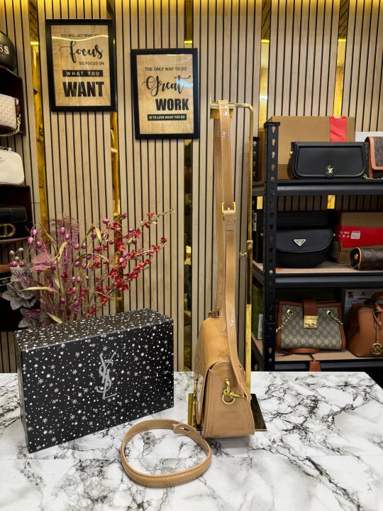 (Ysl) Yves Saint Laurent Le Hobo Shoulder Bag With Box And Dust Bag (2428 1 Apricot)