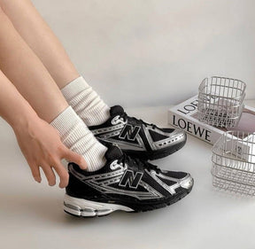 New Balance 1906r black grey white 745