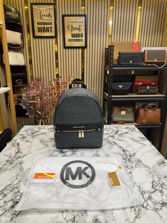 Michael  Kors Kenley Backpack Premium Quality With Dust Bag (Black)