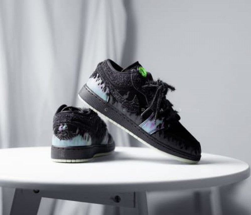 Jorda nn 1 Low Halloween Semi UA As3