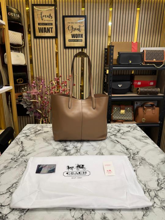 Coach  North  Leather  Tote  Bag  Premium  Quality  With  Dust  Bag  (Khaki)