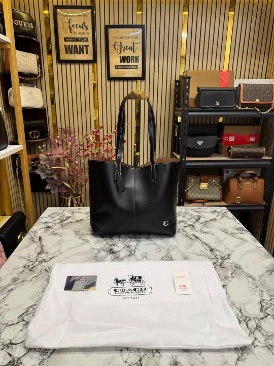 Coach  North  Leather  Tote  Bag  Premium  Quality  With  Dust  Bag  (Black)