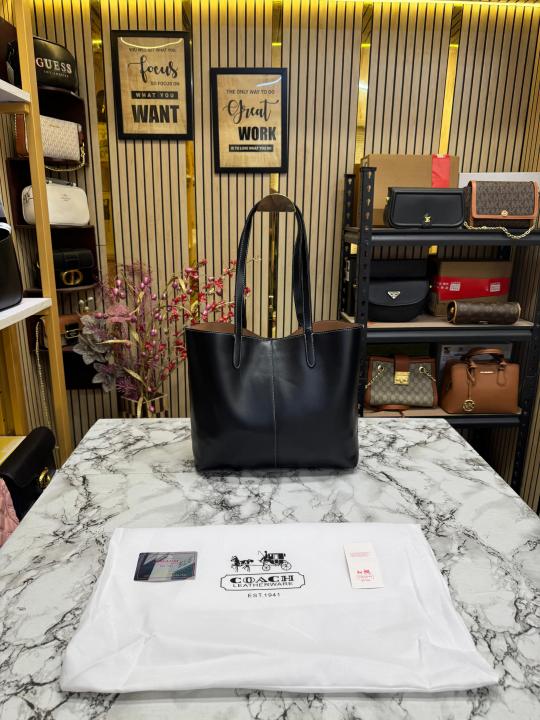 Coach  North  Leather  Tote  Bag  Premium  Quality  With  Dust  Bag  (Black)