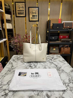 Coach  North  Leather  Tote  Bag  Premium  Quality  With  Dust  Bag  (White)