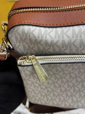 Michael  kors camera jet set combo with og box and dust bag premium quality (BIEGE BROWN) M996