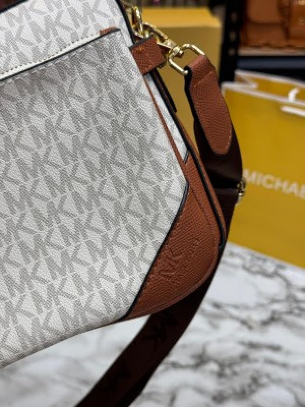 Michael  kors camera jet set combo with og box and dust bag premium quality (BIEGE BROWN) M996