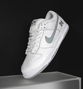 Supreme x Nikee SB Dunk Low White Grey
