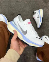 Nik.e Zoom x invincible run 3 white