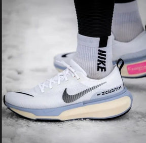 Nik.e Zoom x invincible run 3 white