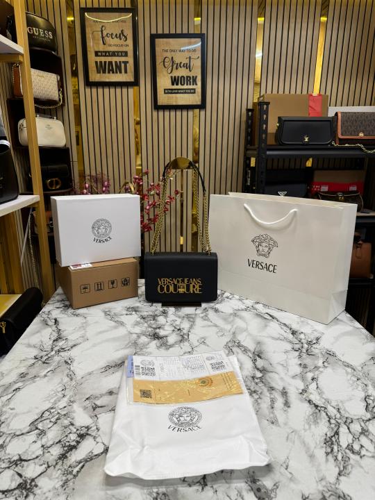 Versac  e Jeans Couture Shoulder Bag With Double Og Box And Dust Bag Including Carry Bag (Black)