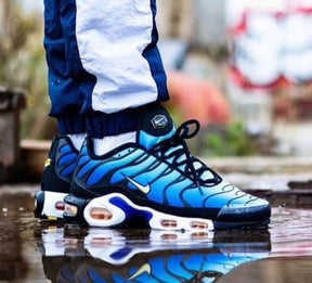 E Airmax plus hyper blue sale