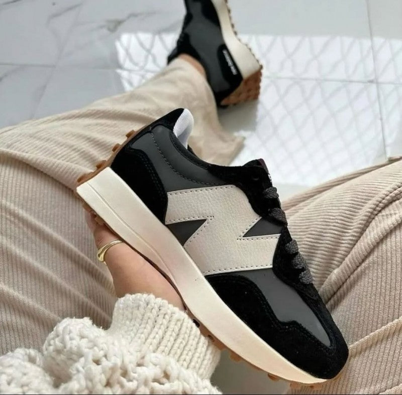 New Balance 327 Black White 121