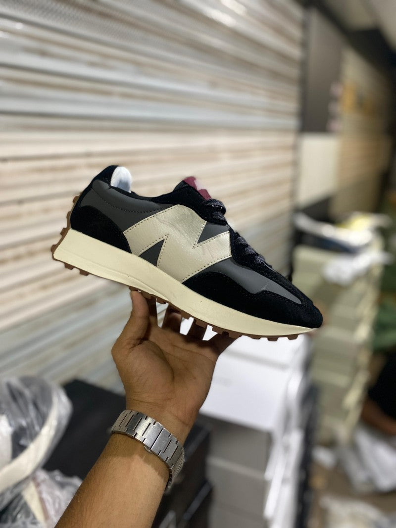 New Balance 327 Black White 121