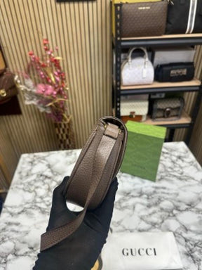 GUCC  I GG HORSESHOE SHOULDER BAG WITH OG BOX AND DUST BAG