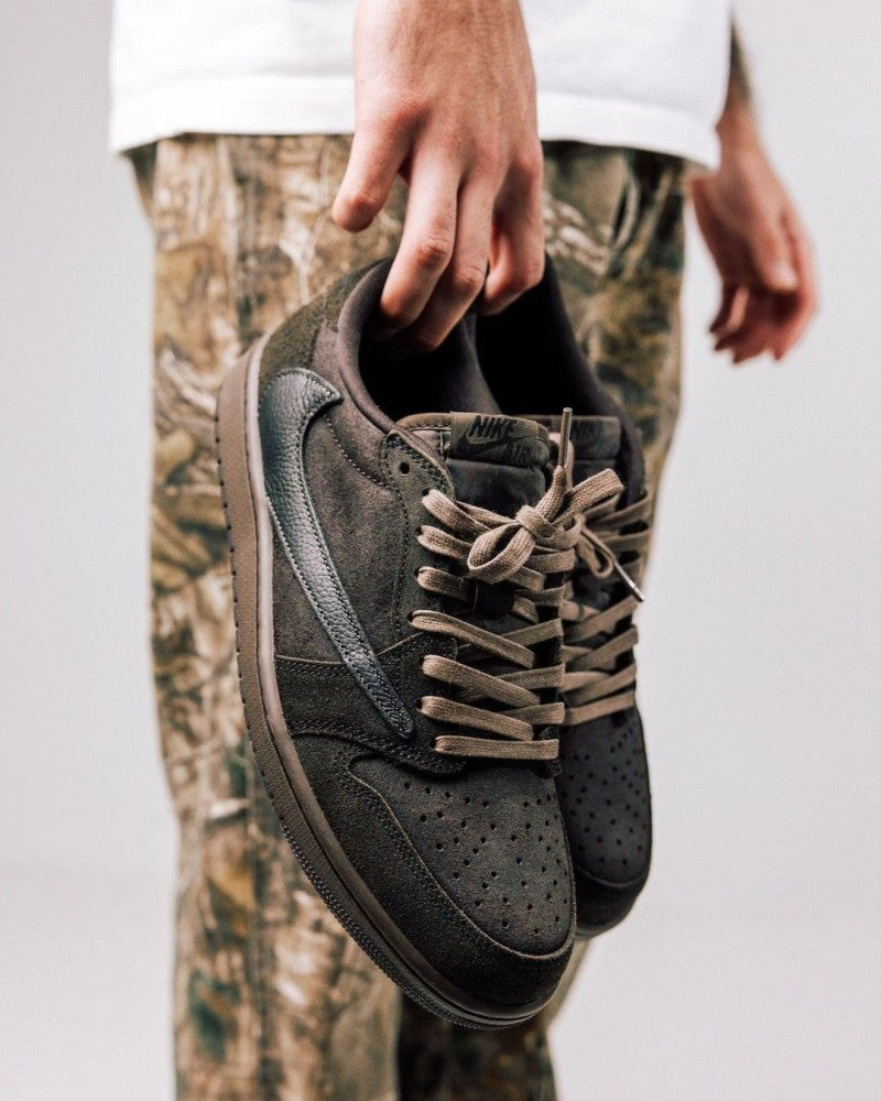 Travis scott x e Air jordan 1 low velvet brown semi ua