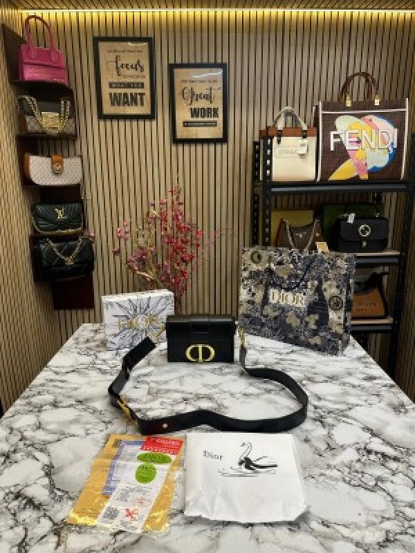 CHRISTIAN DIO  R MONTAIGNE HANDBAG WITH OG BOX DUST BAG & CARRY BAG [BLACK]