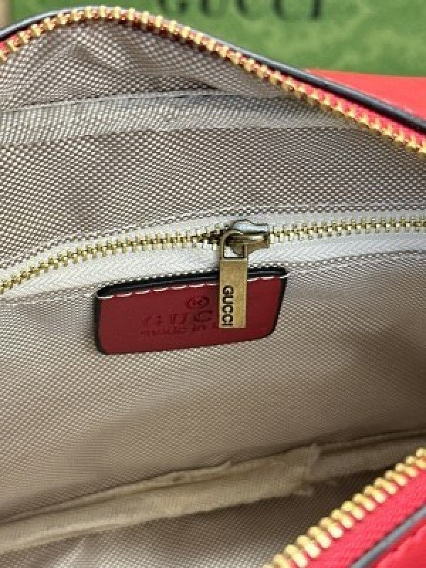 GUCC  I SOHO LEATHER HANDBAG WITH OG BOX AND DUST (RED) (S5)