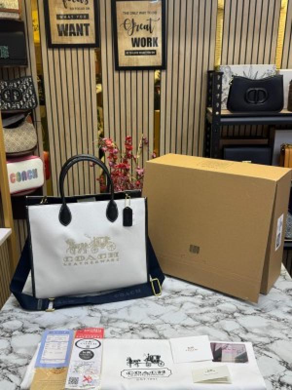 Coach  Ace  Tote  Bag  Carryall  With  Box  And  Dust  Bag  (White)