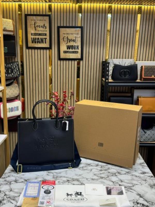 Coach  Ace  Tote  Bag  Carryall  With  Box  And  Dust  Bag  (Black)