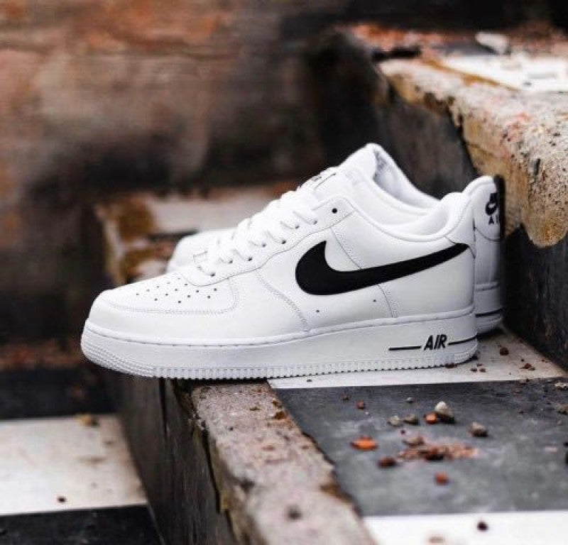 Nikee Airforce 1 Low Black Swoosh