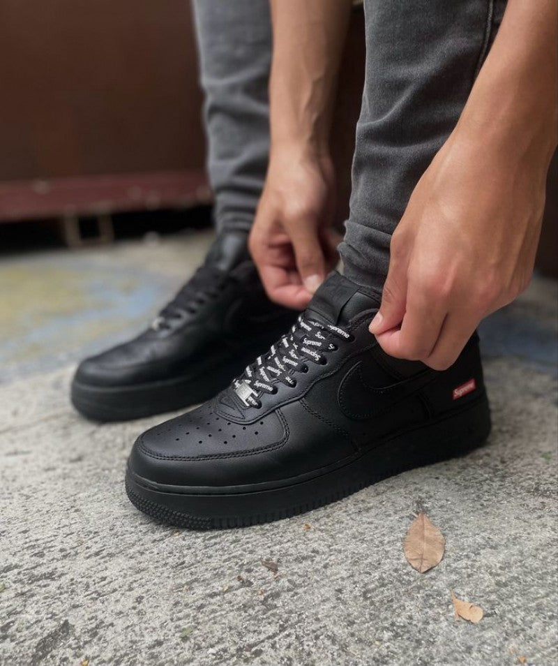 Nik e Airforce 1 low supreme black