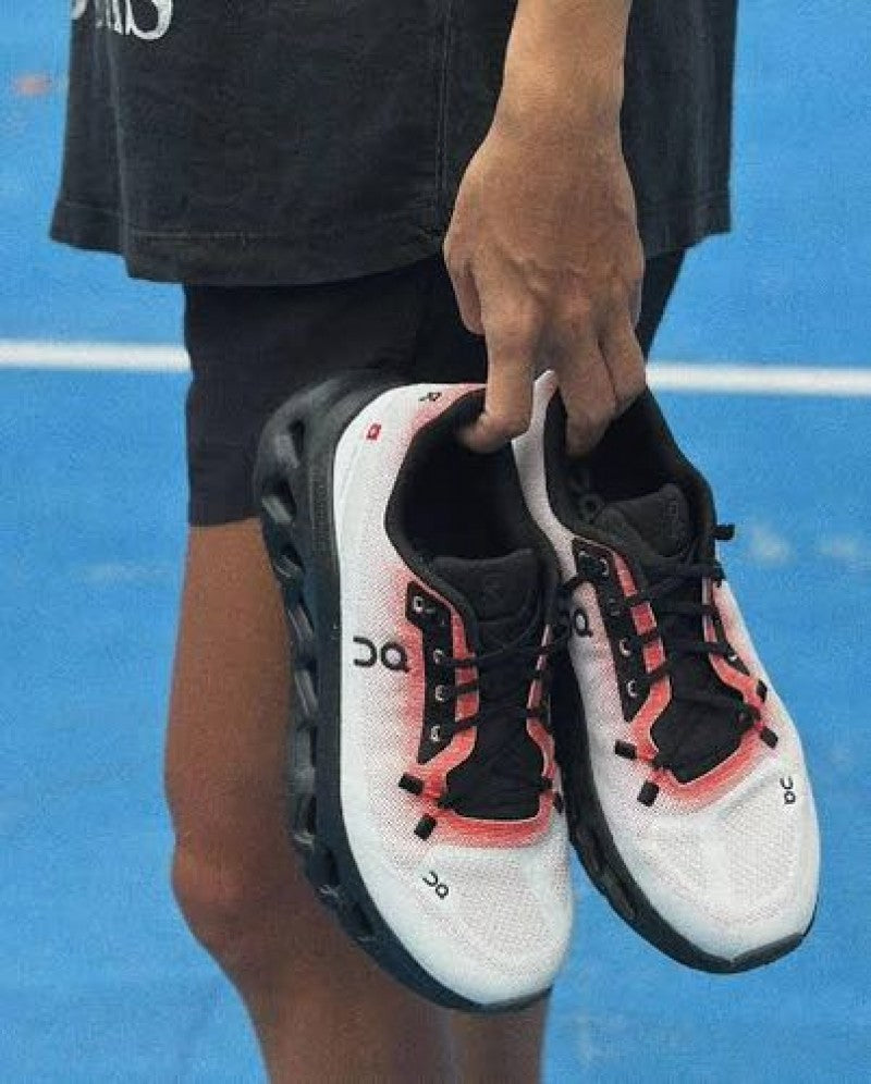 On Cloudtilt Flame Eclipse