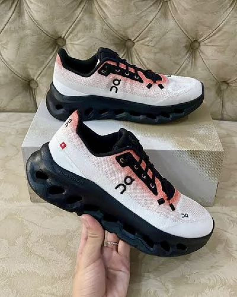 On Cloudtilt Flame Eclipse