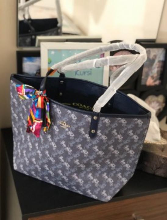 COAC H TOTE PREMIUM QUALITY WITH DUST BAG