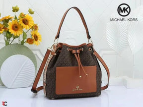 Michael  Kors  Maeve  Medium  Bucket  Bag  With  Dust  Bag  Coffee  Brown  100829