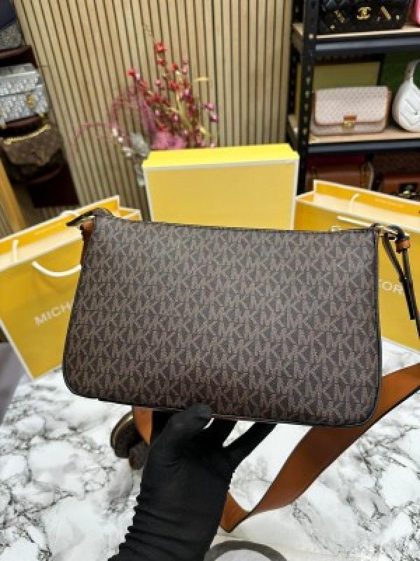 MICHAEL  KORS JET SET TRAVEL CROSSBODY BAG WITH OG BOX AND DUST BAG WITH CARRY BAG PREMIUM QUALITY (BROWN) M7021