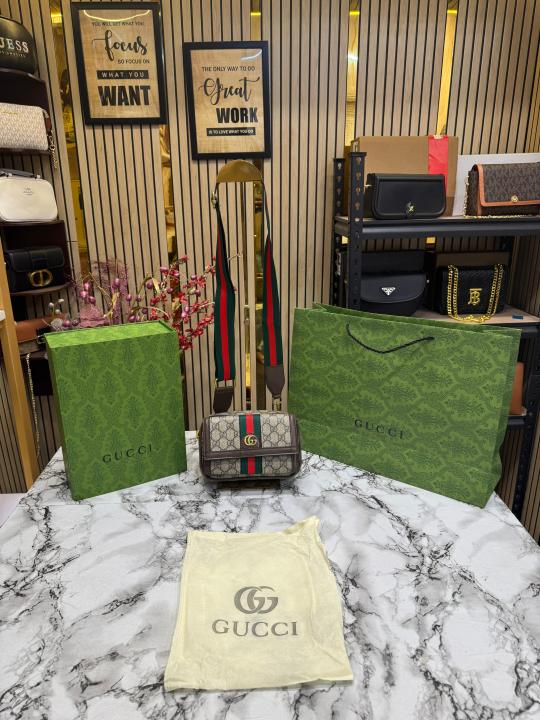 Gucci  GG  Supreme  Sling  Bag  With  Magnetic  Box  And  Dust  Bag  Including  CarryBag