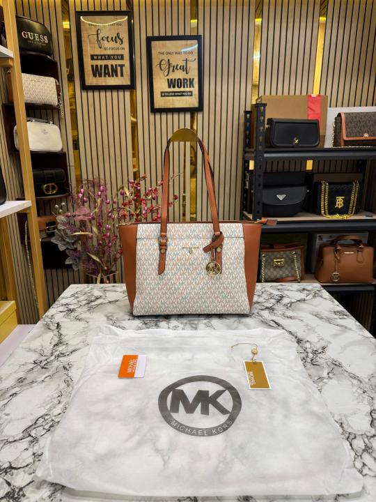 Michael  Kors Sullivan Logo Tote Bag With Dust Bag (Beige Brown)