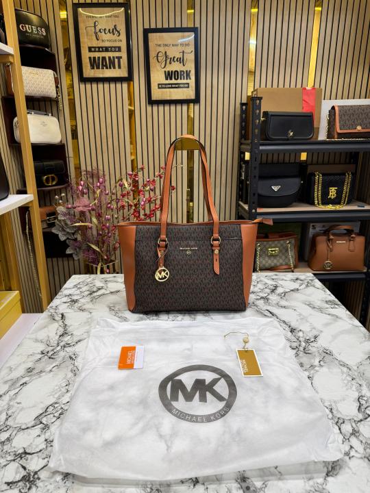 Michael  Kors Sullivan Logo Tote Bag With Dust Bag (Brown)