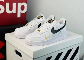 Nikee Airforce 1 Gold Mini Swoosh