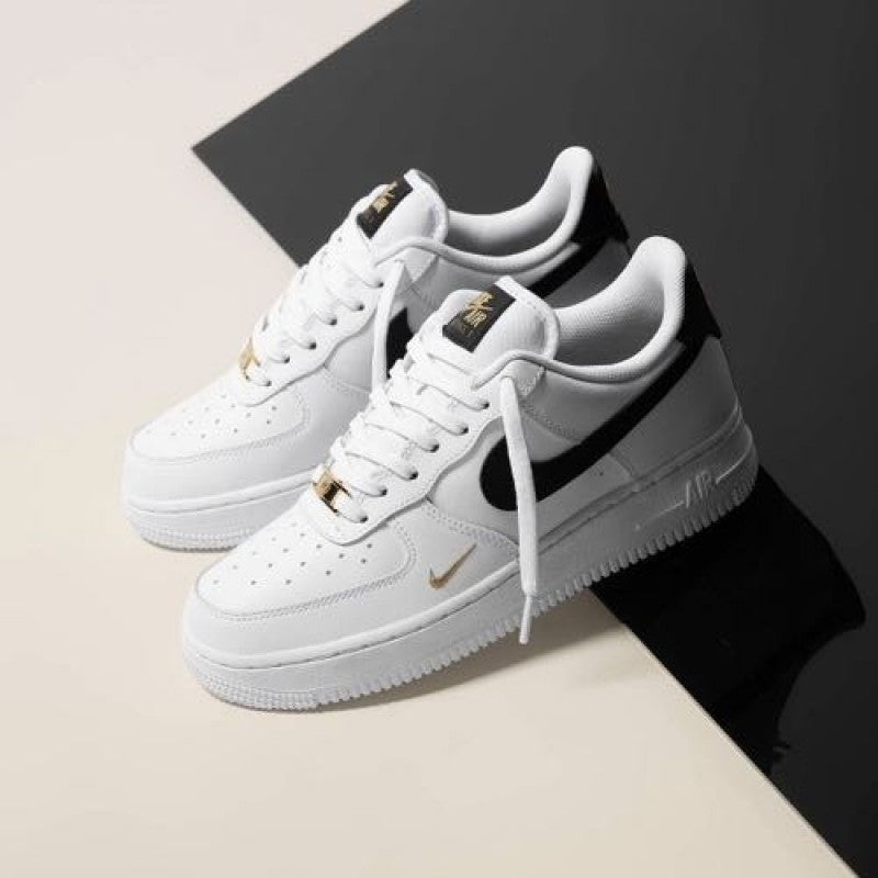 Nikee Airforce 1 Gold Mini Swoosh