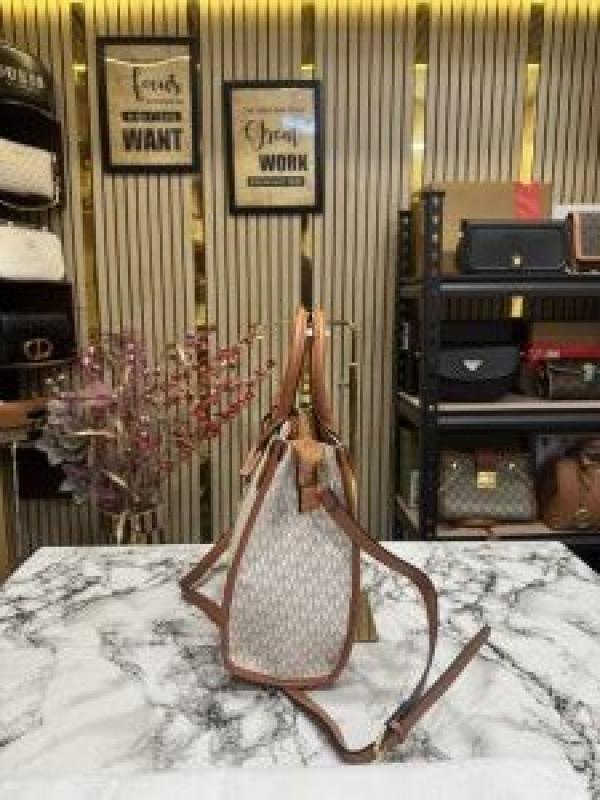 Michael  Kors Sheila Satchel Bag With Dust Bag (BIEGE BROWN)