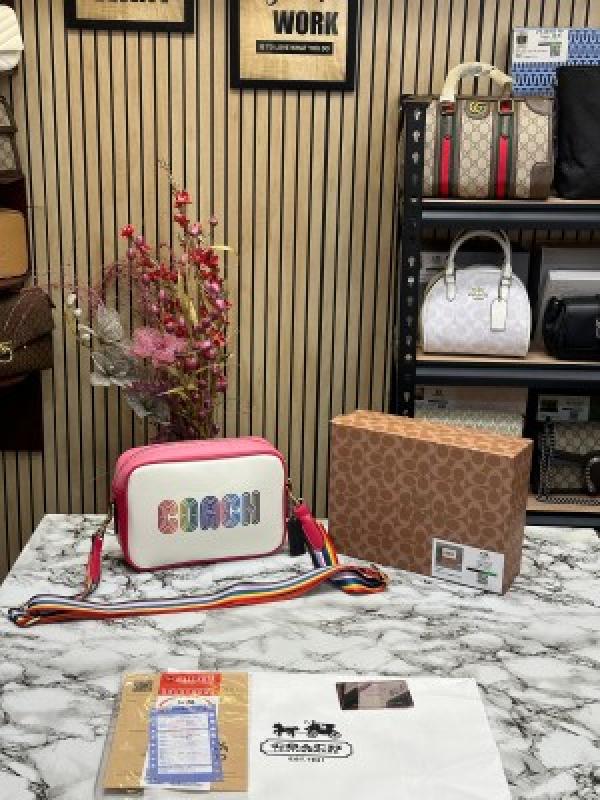 COAC  H RAINBOW SIGNATURE SLING WITH OG BOX AND DUST BAG PREMIUM QUALITY (WHITE PINK) S2795