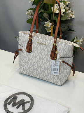 Michael  kors  voyager tote bag with dust bag (4616 biege )