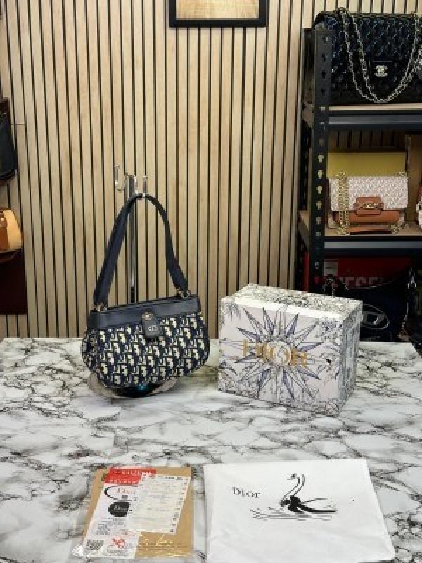 CHRISTIAN  DIOR  KEY  OBLIQUE  SMALL  BAG  WITH  OG  BOX  1162