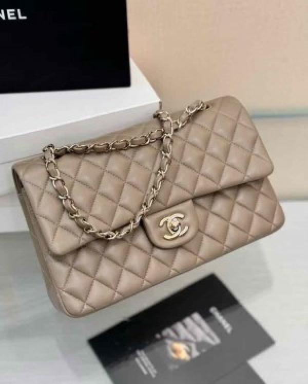 Chanel  Paris  Jumbo  big  size  lather  QUALITY  Inner  Branding  with  box  Bill  5239