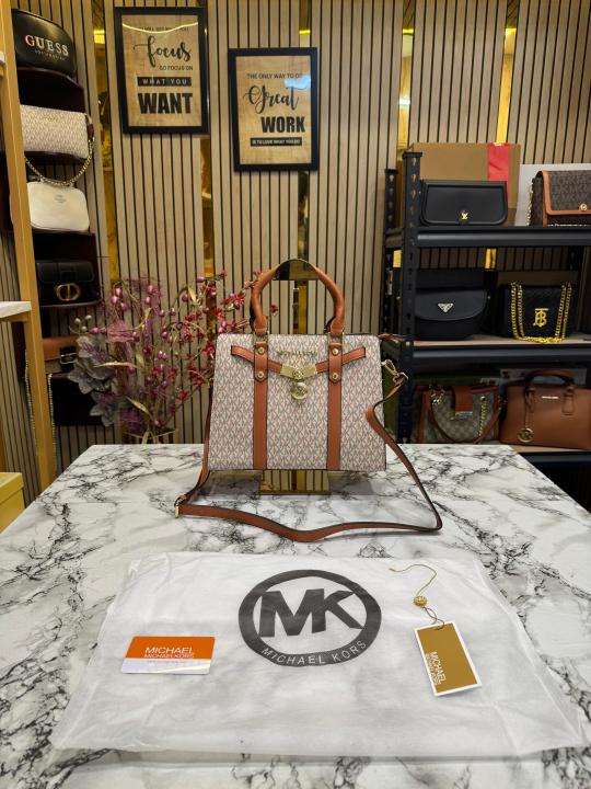 Michael  Kors Hamilton Satchel Handbag With Dust Bag (Beige)