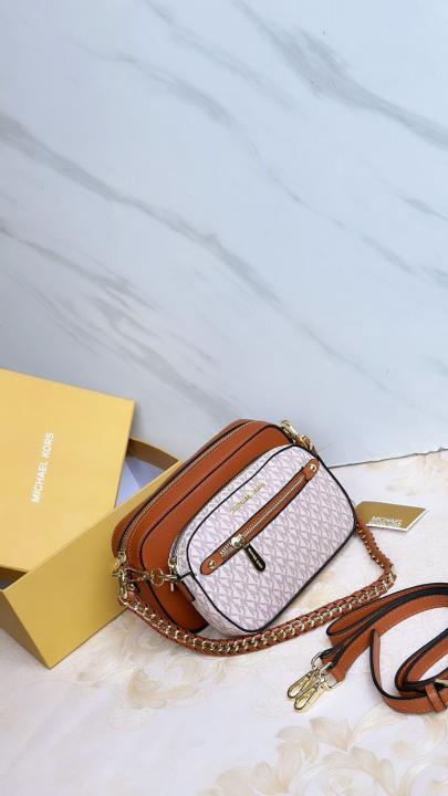 Michaelkors jet pochette with box(100868 biege brown)