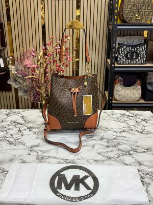 Michael  Kors Mercer Premium Quality Bucket Bag With Dust Bag (Brown) 198