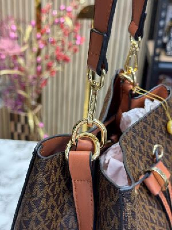 Michael  Kors Mercer Premium Quality Bucket Bag With Dust Bag (Brown) 198
